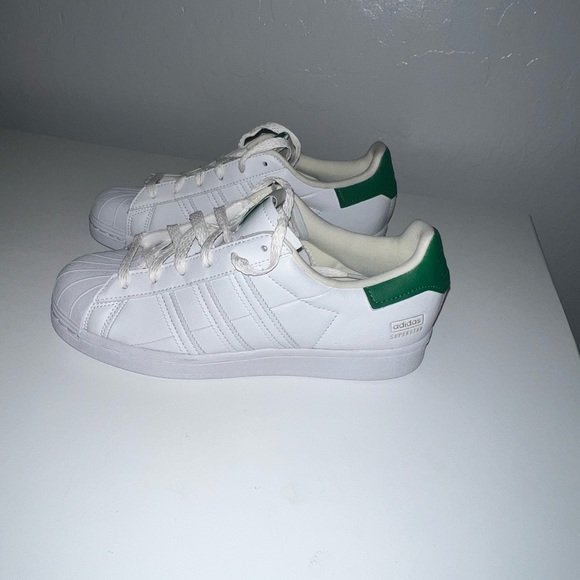 adidas gazelle silver green womens Adidas Superstar 80's 'Blondey' Shoes - White / Core Black / Gum